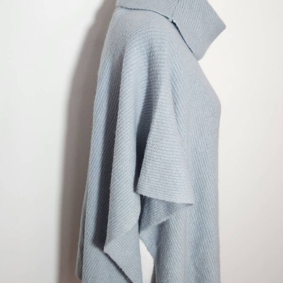 Charlie Paige Gray Turtleneck Poncho Sweater NWT One Size Gray Poncho - Picture 5 of 9